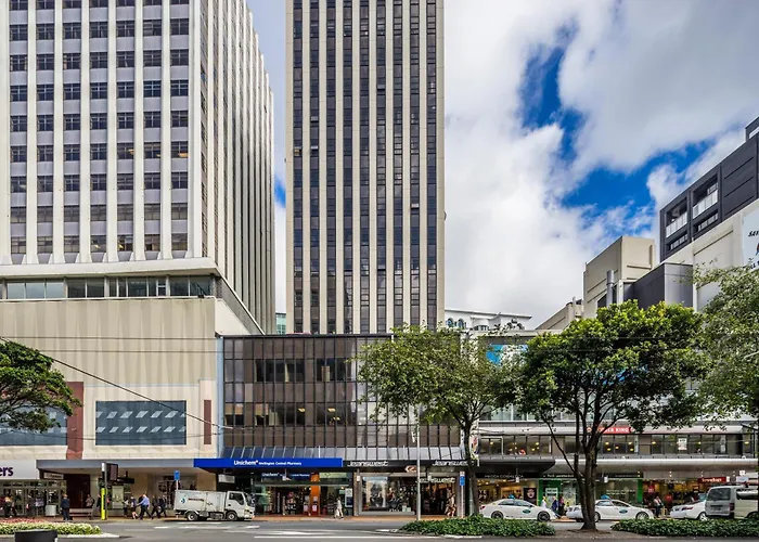 Park , Lambton Quay