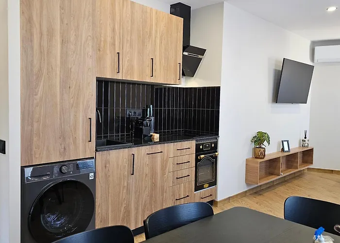 Lagom Apartments New, 5 Min Walk From The Sea