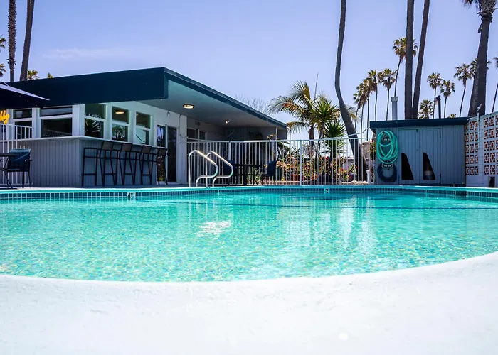 Hotels with pool Ocean Villa