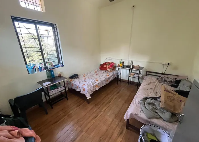 Beds & Boys Hostel