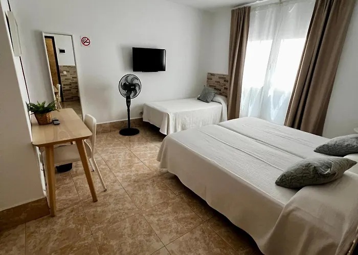 Hostal Residencia Cardona