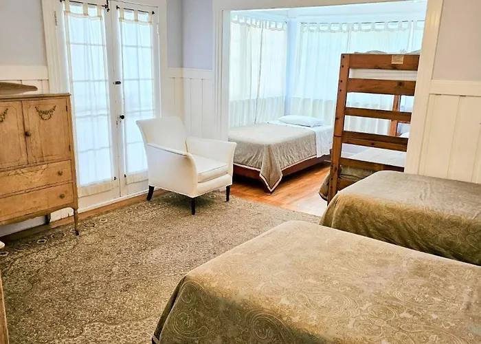 Orange Drive Hostel (Adults Only)