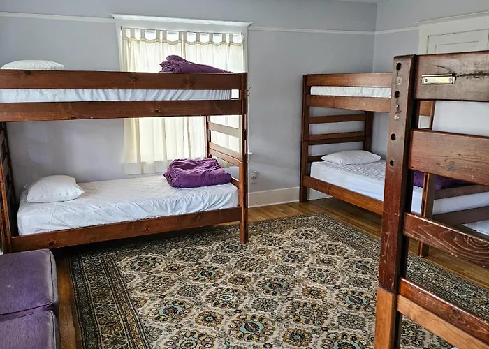 Orange Drive Hostel (Adults Only)