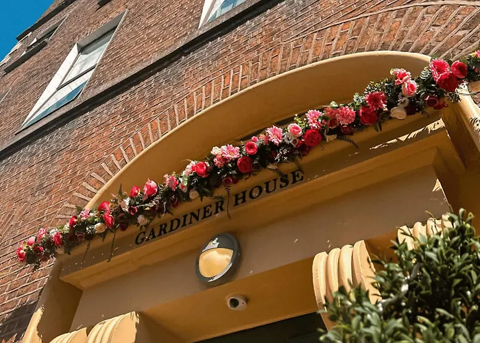 Gardiner House Hostel
