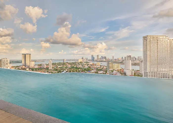 Family Hotel: The Peninsula Phnom Penh