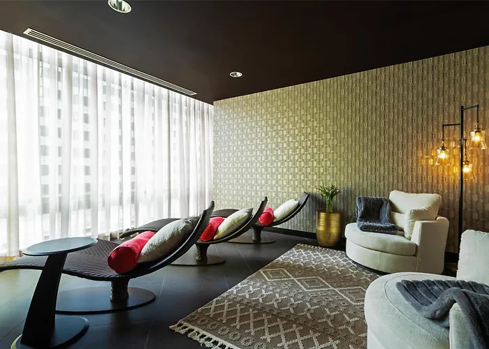 Thewit Chicago, A Hilton Hotel