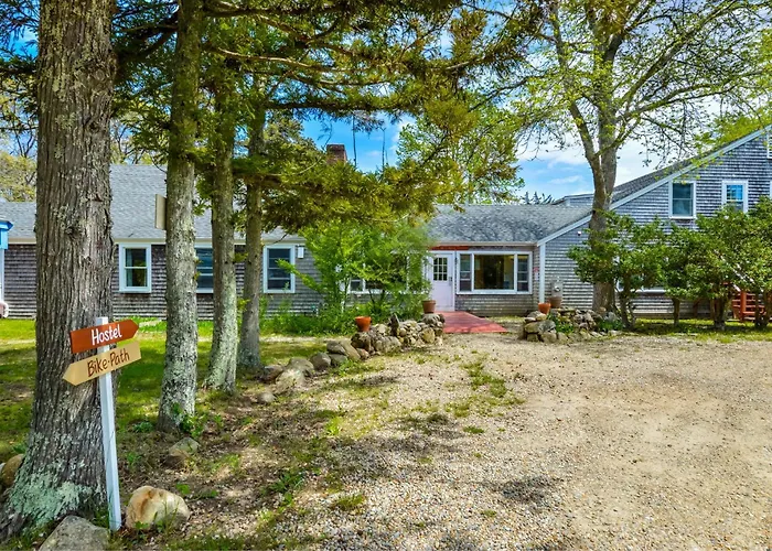 Hi Martha'S Vineyard Hostel