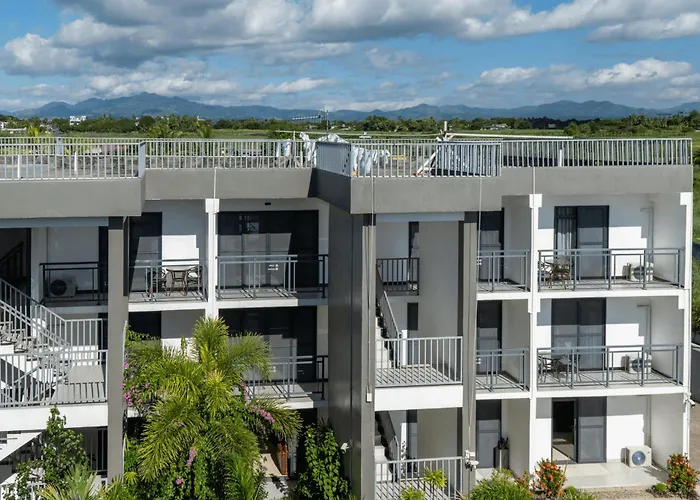 Ocean Breeze Apartment Hotel
