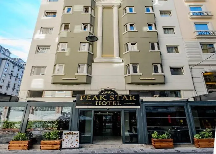 Hotel with Tennis: Peak Star Hotel