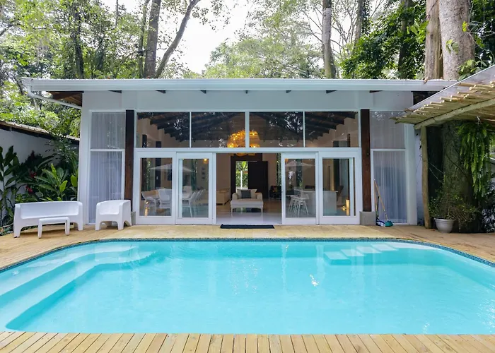 Frida - Private Beachfront