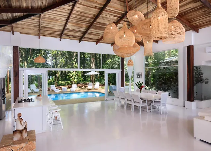 Chalet: Villa Frida - Private Beachfront Villa