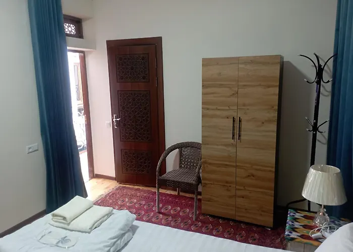 Art Suzani National House Hotel