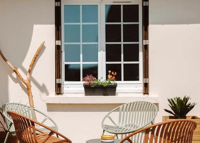 Surtain Surf House