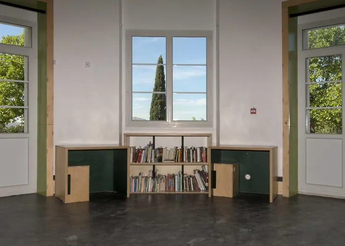 Auberge De Jeunesse Hi Marseille Bois-Luzy