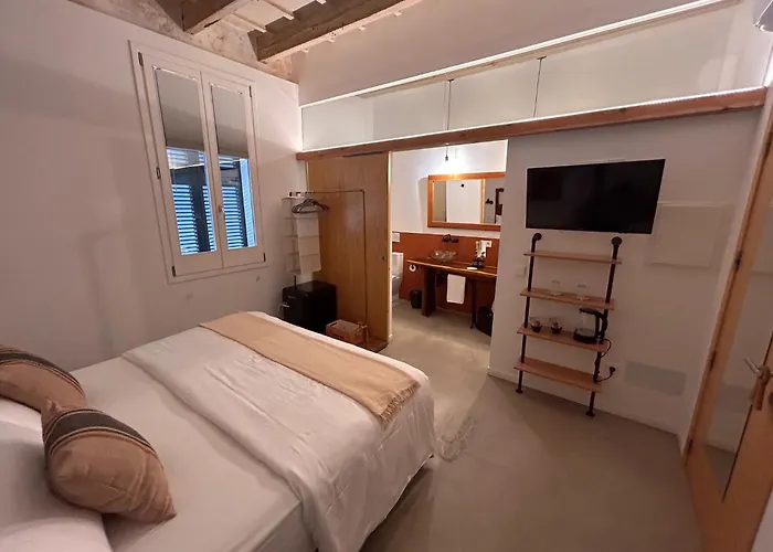 Smoix Hotel