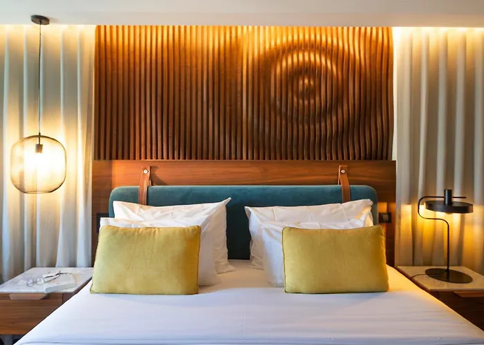 Hotel with pool: Pousada Do Porto - Rua Das Flores