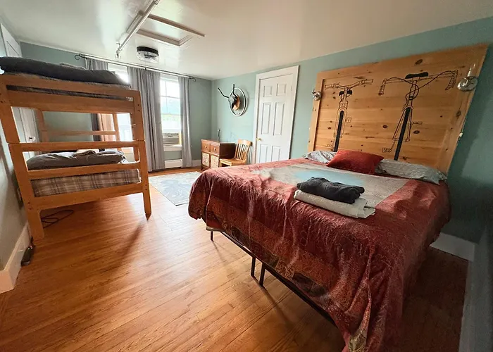 Coho: Conway Hostel