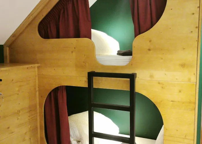 Chambre Hostel des combes
