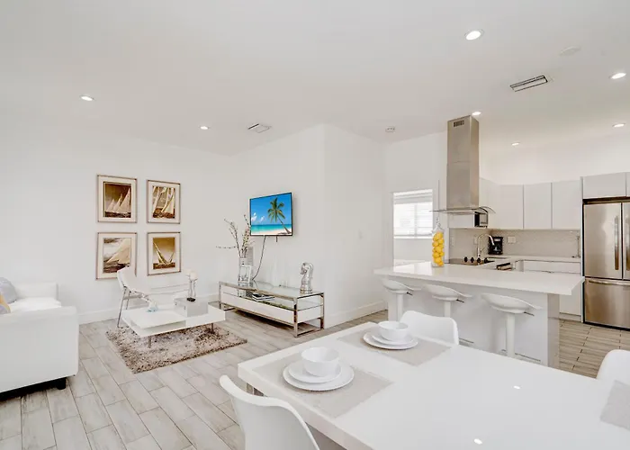 Modern & New, Excellent Location