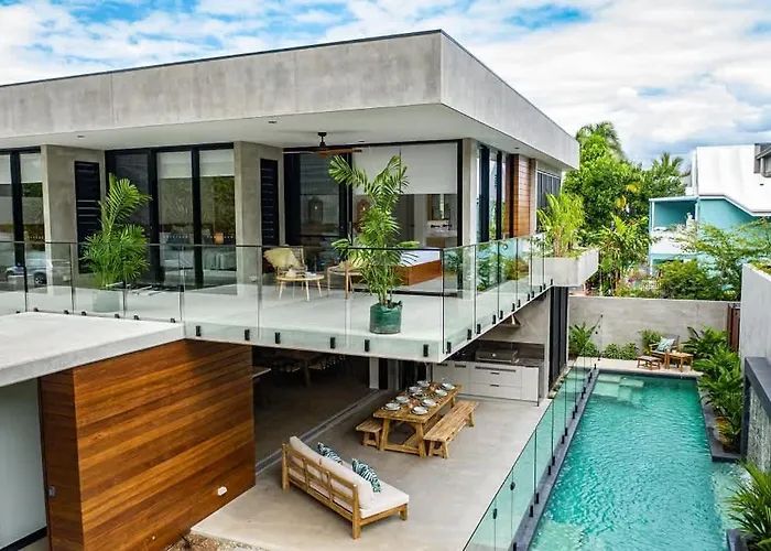 Azure Port Douglas - Luxurious & Modern