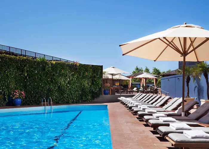 Motel: Four Seasons Hotel Sydney
