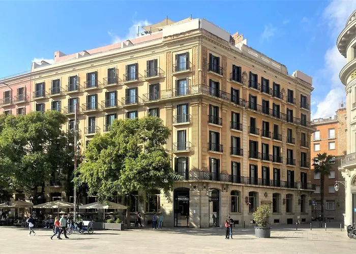 Resort: Lamaro Hotel