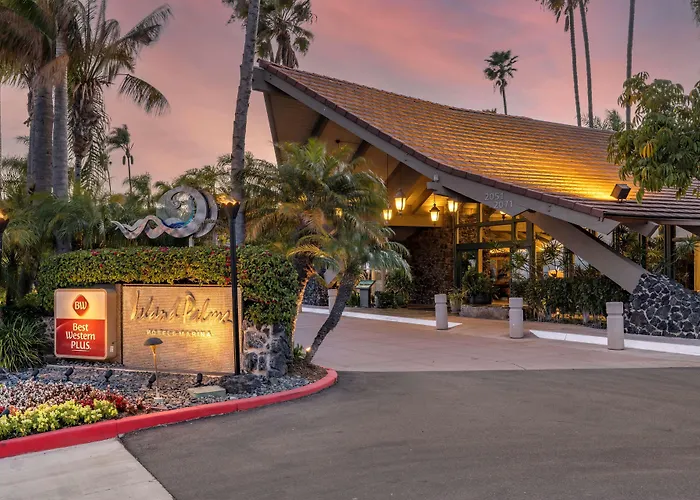 Hotel with Tennis: Best Western Plus Island Palms Hotel & Marina
