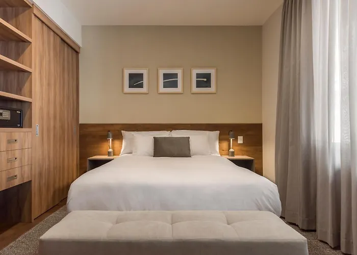 Pet Friendly hotel: Leonora By Viadora