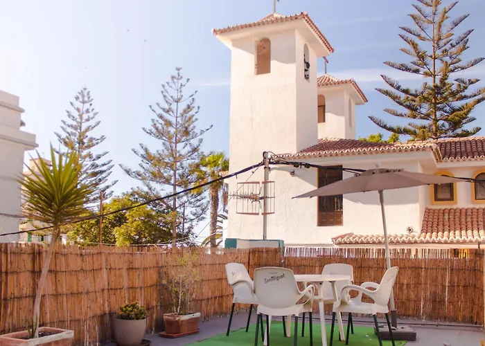 Single Fin Surf Hostel