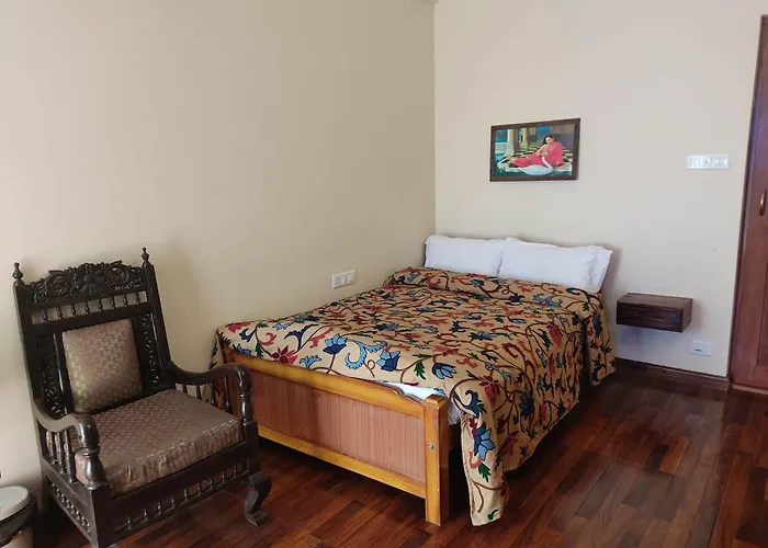 In Luxury hotels Habba Kadal Kashmiri Heritage & Hub