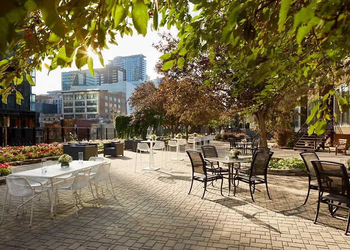 Doubletree By Hilton Montreal