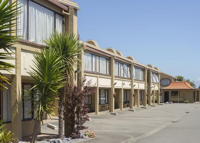 Cheap hotel: The Beachcomber Hotel