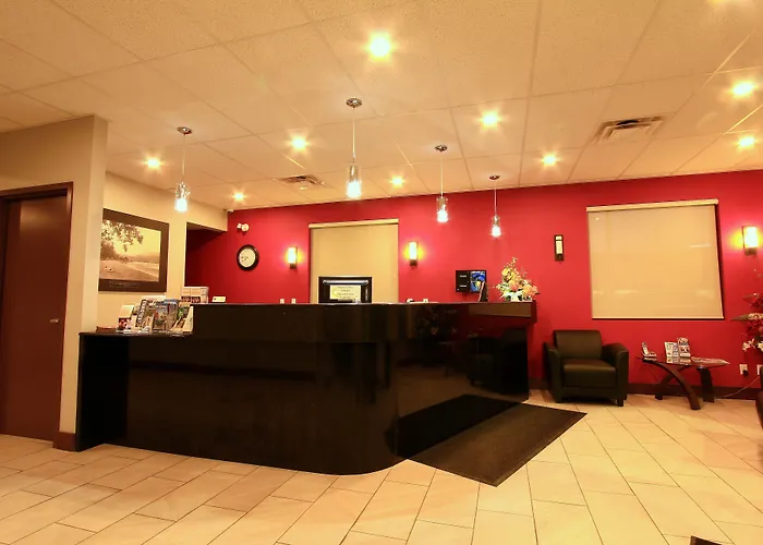 Beach hotel: Super 8 By Wyndham Kelowna Bc