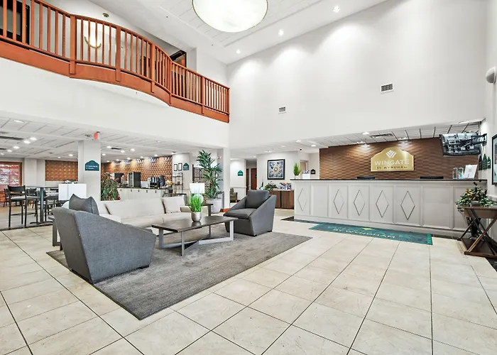 Waterpark hotels Wingate By Wyndham - Edmonton West
