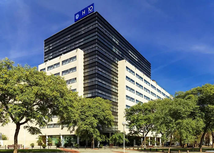 Hotel with pool: H10 Marina Barcelona