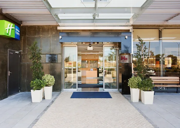 Holiday Inn Express Lisbon-Oeiras, An Ihg