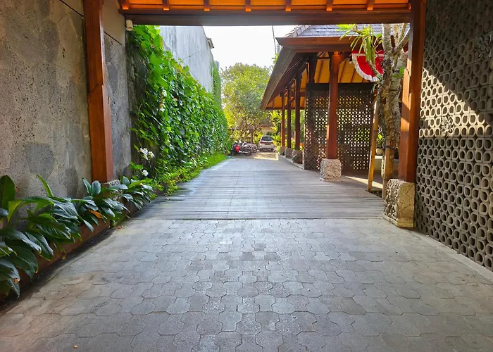  Yulia Village Inn Ubud