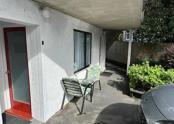 Cheap hotel: Owens Motel