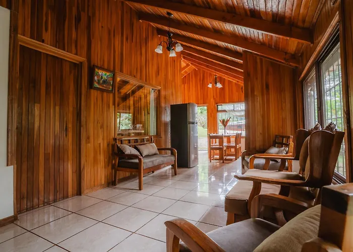 Hotels with pool Cabanas La Pradera