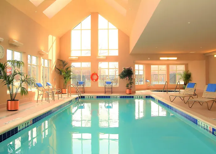 Beach Hotels Residence Inn By Marriott Toronto Airport