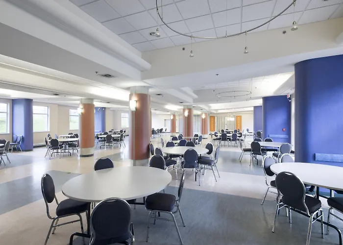 Ping Pong hotel: Residence & Conference Centre - Toronto