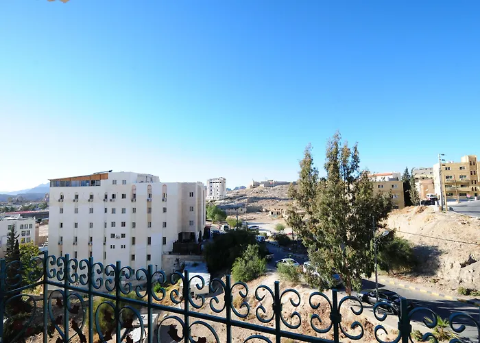 Edom Hotel