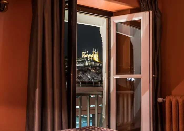 Pet Friendly hotel: Hotel Victoria Lyon Perrache Confluence