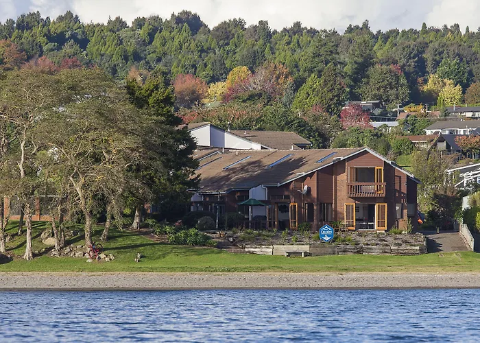 Cascades Lakefront