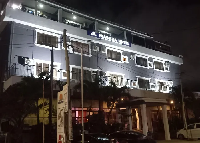 Hotel near College: Niagara Hotel