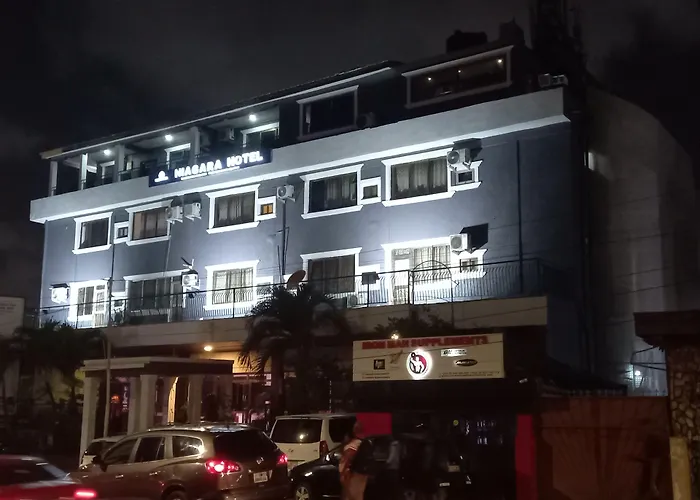 Hotel near College: Niagara Hotel