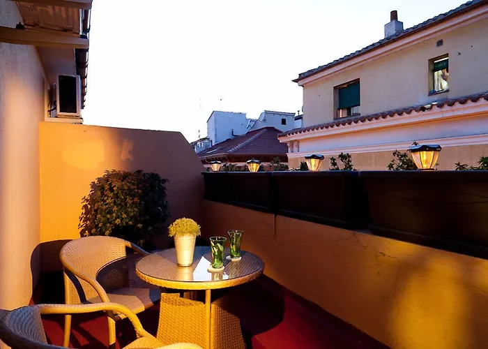 Thc Tirso Molina Hostel