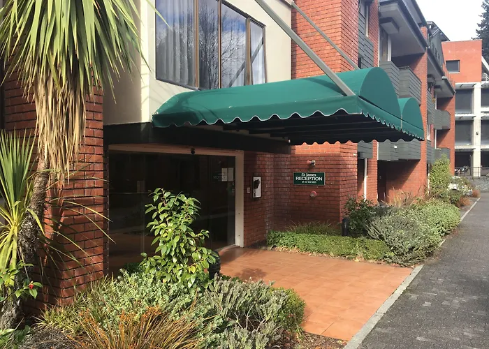 Resort: St James Apartments