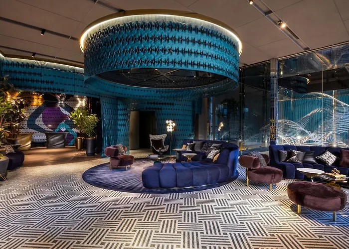 Hotel with pool: Mercure Tokyo Hibiya