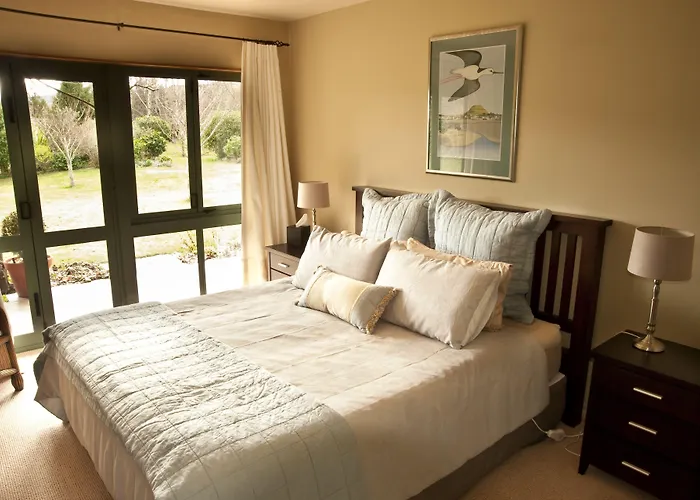 Vacation homes Whakaipo